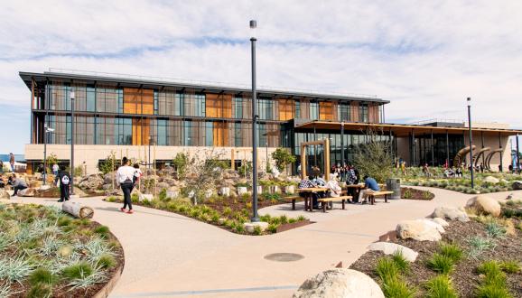 Southeast Community Center Launches Technology Access Program